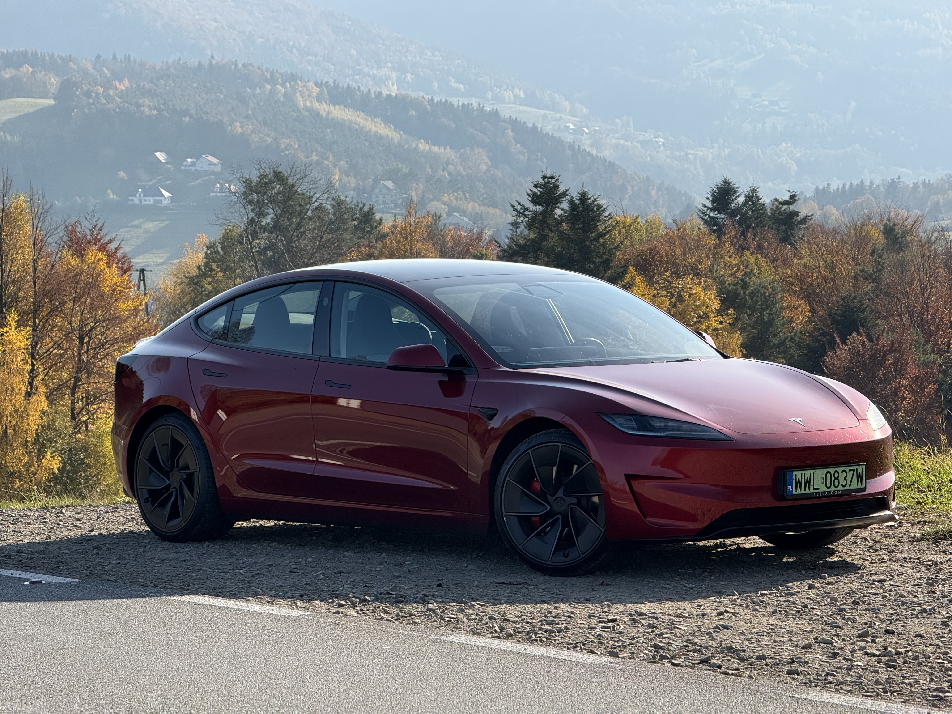 Tesla Model 3 Performance – sportowiec na drodze