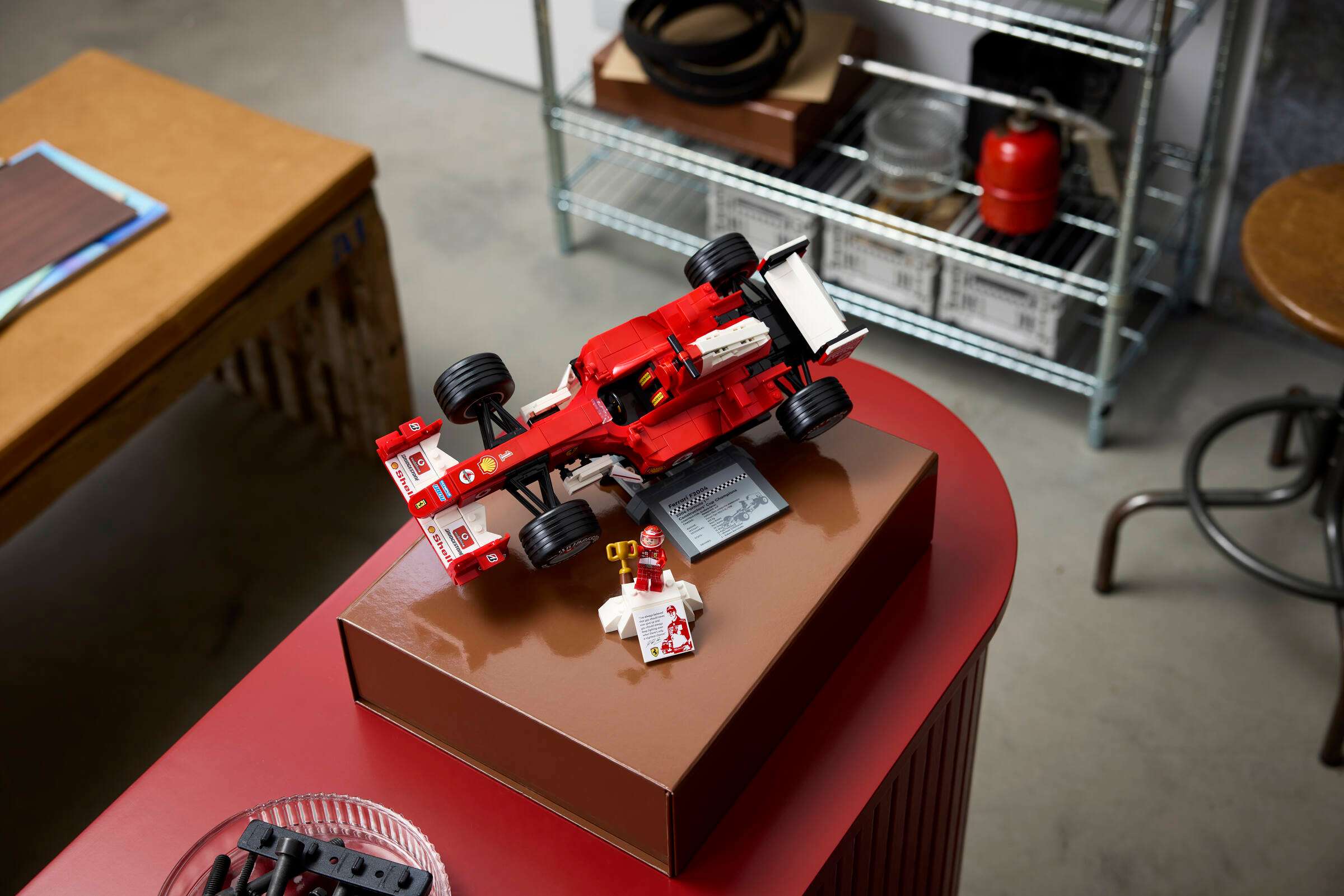 LEGO Icons Ferrari F2004 x Michael Schumacher