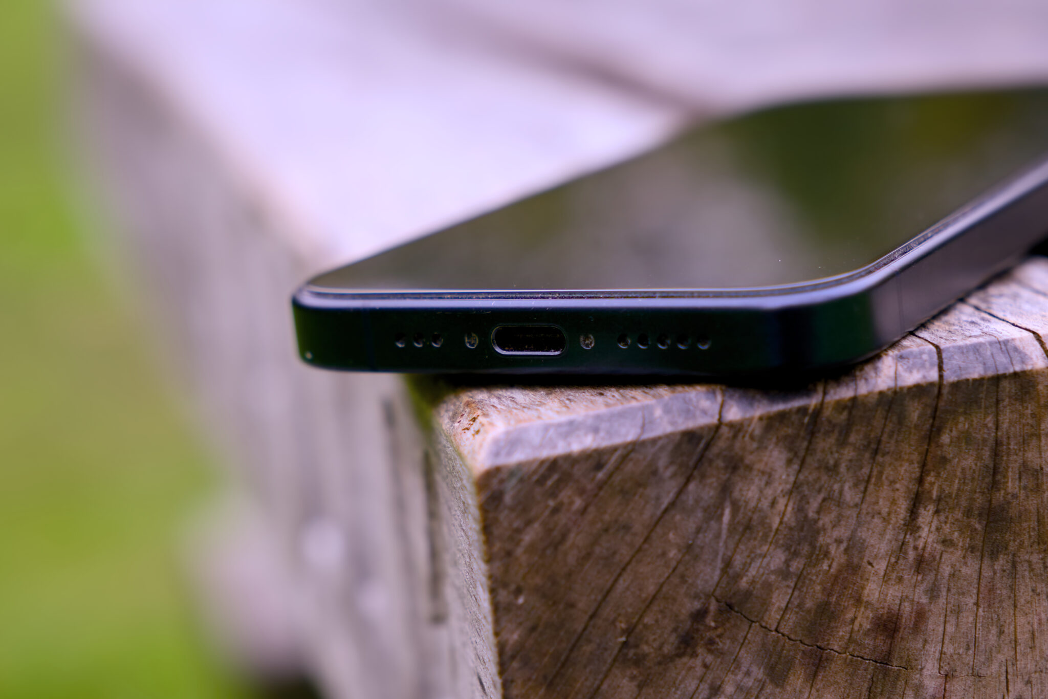 USB-C to nie wszystko. Ten sam kabel może działać zupełnie inaczej — na co uważać przed zakupem?
