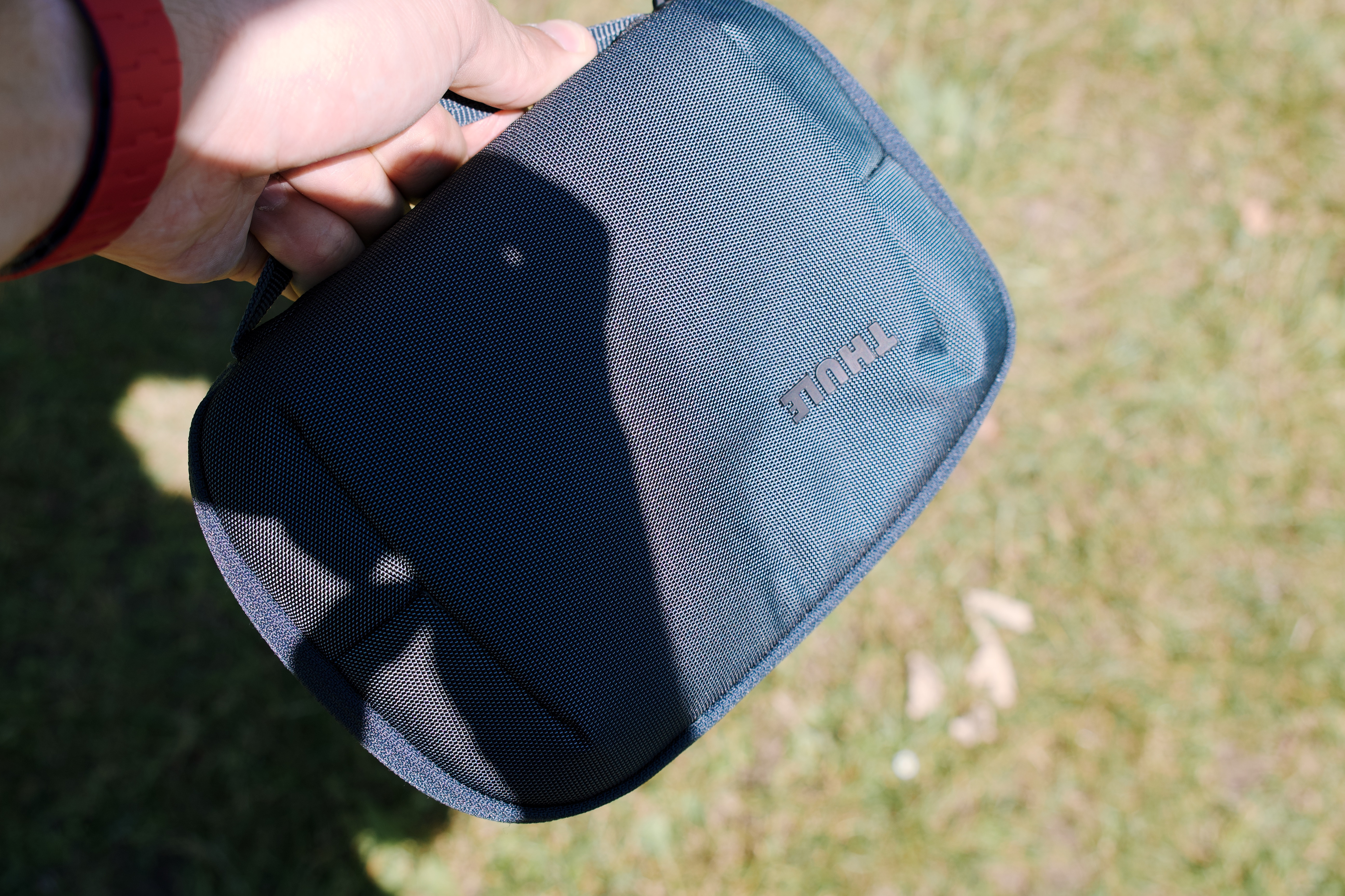 Thule Subterra II Powershuttle – niezbędnik każdego podróżnika