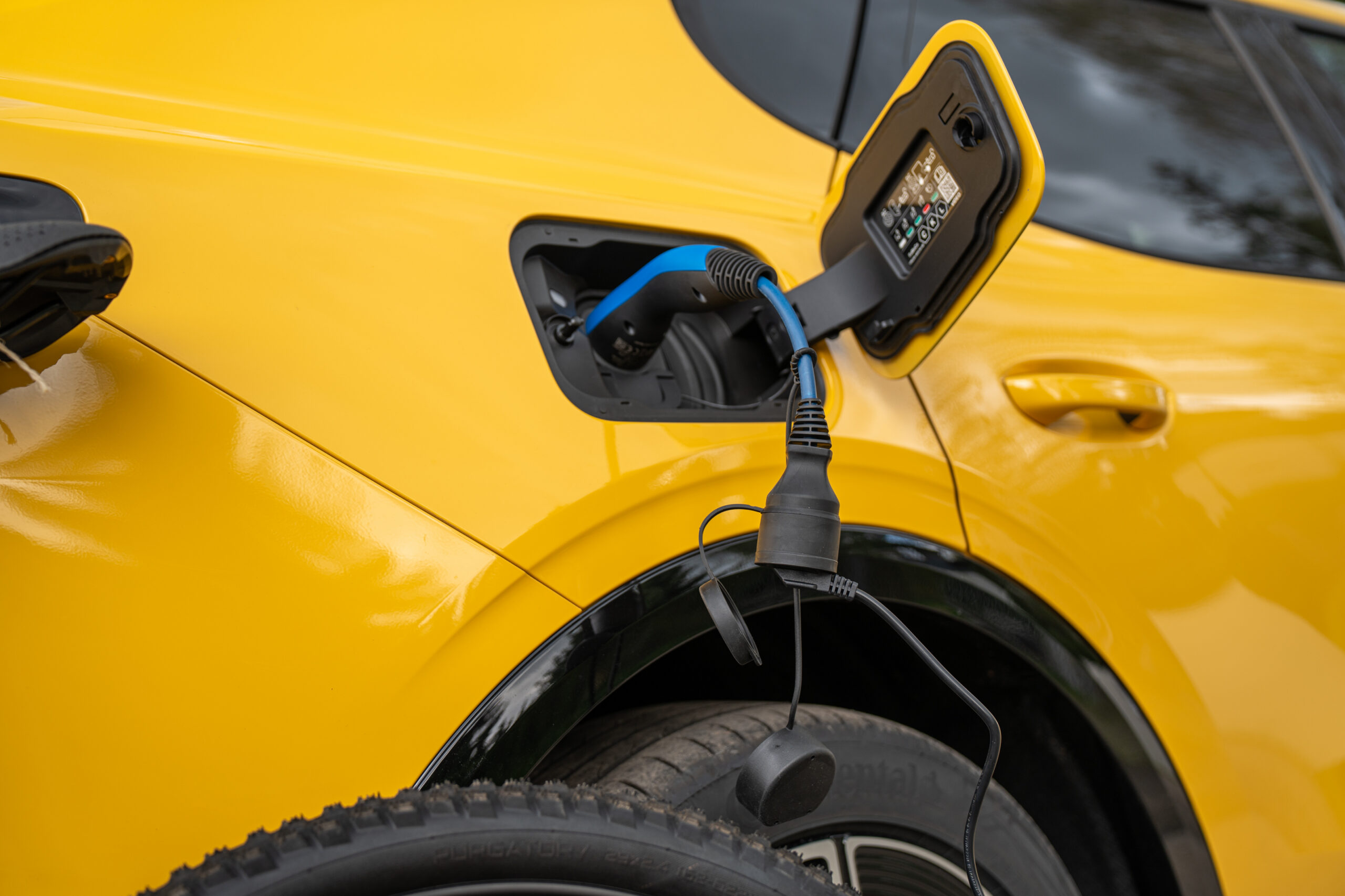 Ford Explorer i Capri: Twój elektryk to teraz mobilny powerbank!