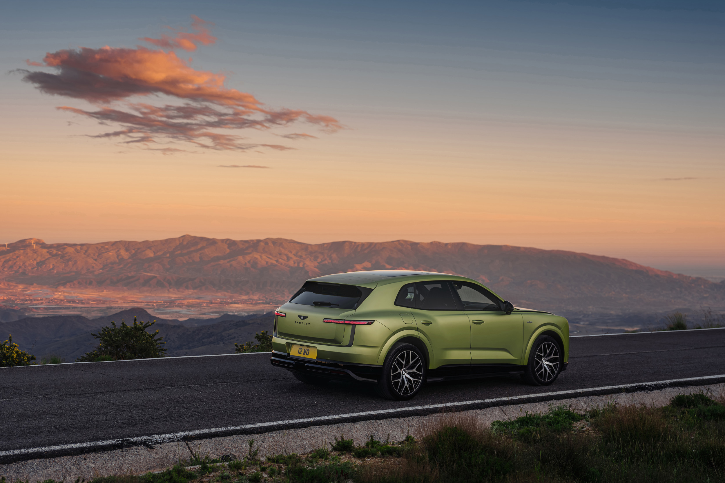 Bentley Torcal: Pierwszy elektryczny SUV marki debiutuje z mocą 400 kW